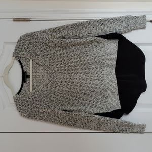 Banana Republic woman's long sleeve sweater size Medium